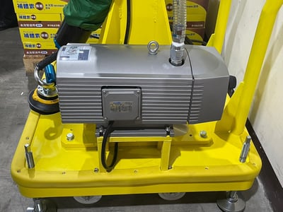 Cầu trục xoay đế di động treo thiết bị hút chân không thùng giấy - ảnh 2