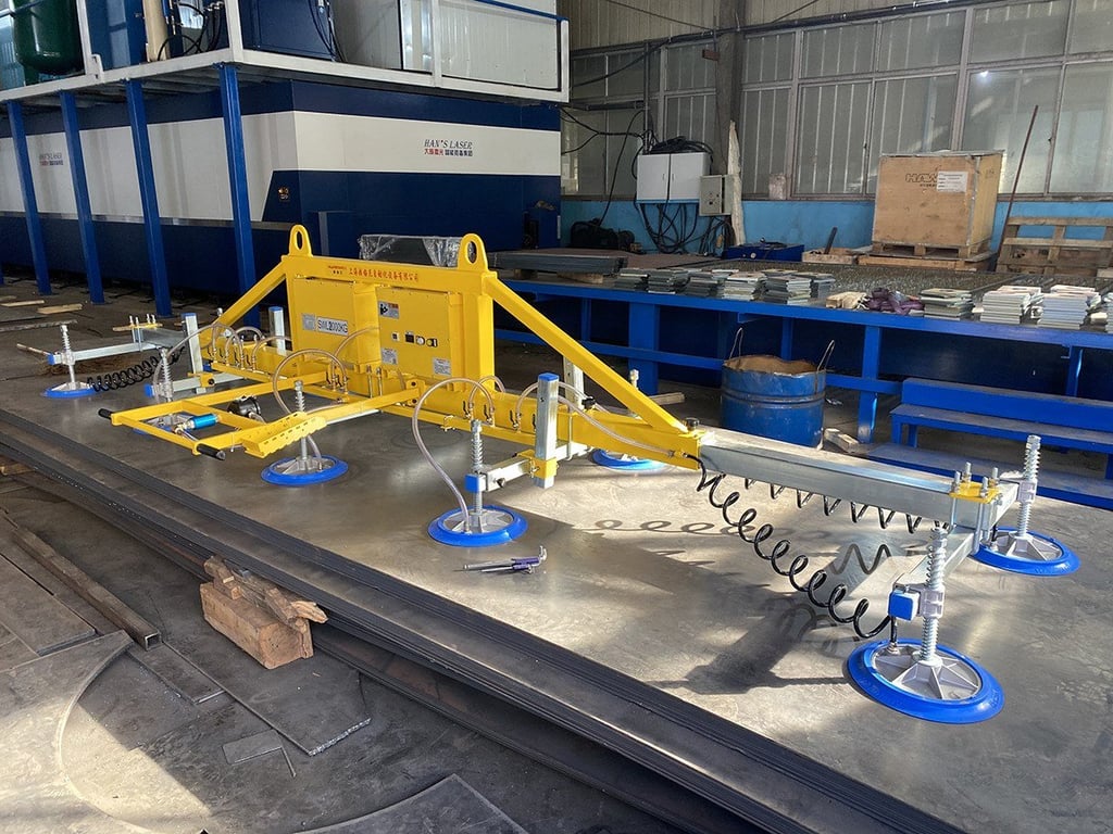 Horizontal handling of carbon-steel sheet