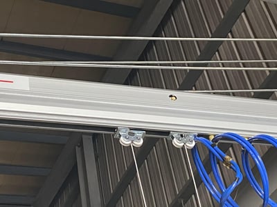 Suspended Pneumatic Jib Crane on 5T Rail with 200 kg Plastic Tray Gripper - ảnh 6