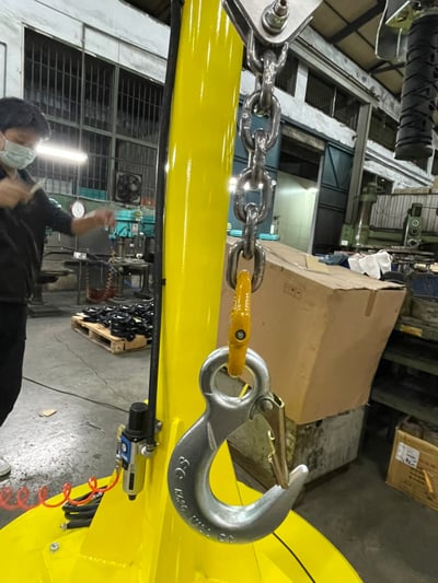 Cầu trục xoay khớp nối khí nén móc hai đầu - ảnh 4