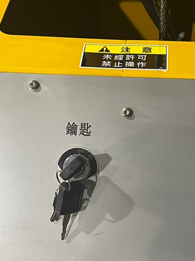 Xe cẩu điện 3 tấn nâng cao 4 m di chuyển trong xưởng - ảnh 20
