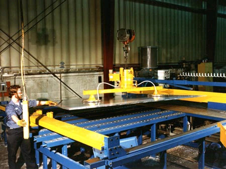 ANVER M165M2-86: lifting & handling metal plate 8 ft x 3 ft (2.5 m x 1.0 m) weighing up to 1650 lb (750 kg)