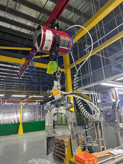 Bộ khung hai cột ray 200 kg treo air balancer và tool kẹp ắc quy - ảnh 8