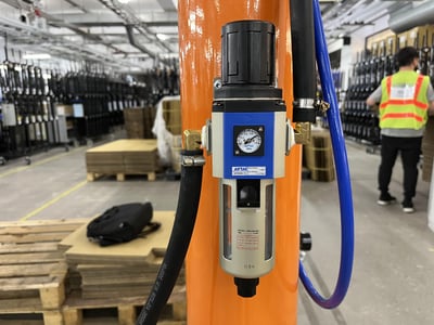 Articulating Jib Crane with Horizontal Pneumatic Hoist for Carton Box Lifting - ảnh 9