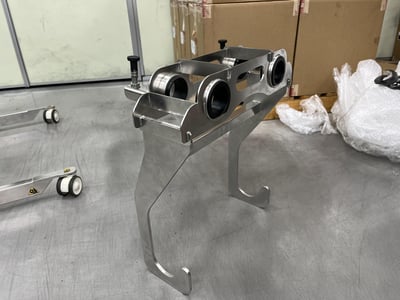 Xe nâng điện đẩy tay Goodlifta kẹp hai cạnh cuộn nguyên liệu - ảnh 9