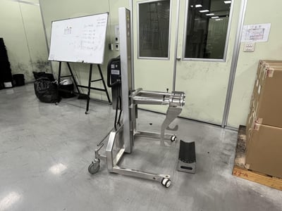 Xe nâng điện đẩy tay Goodlifta kẹp hai cạnh cuộn nguyên liệu - ảnh 10
