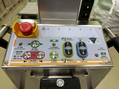 Xe nâng điện inox nâng, lật và giữ cuộn tự động - ảnh 3