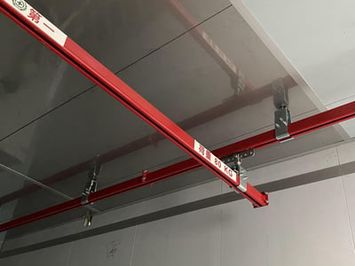 Ceiling-Mounted 5T Rail with ANVER Vacuum Lifter for Bag Handling - ảnh 11