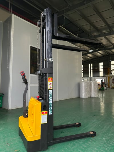 Xe nâng điện chân rộng tải 1 đến 3 tấn cho kho và nhà xưởng - ảnh 26