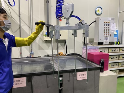 Pneumatic Jib Crane with Plastic Tray Hook Tool - ảnh 14