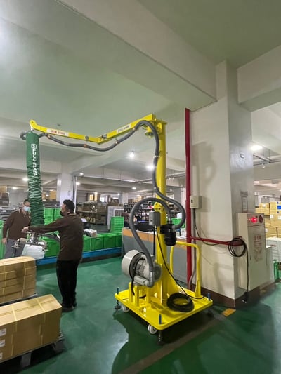 Xe nâng điện đẩy tay Goodlifta nâng cuộn cho kho xưởng - ảnh 1