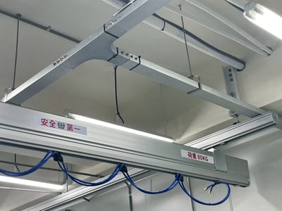 Thanh ray nhôm treo trần kết hợp cầu trục khí nén trong nhà xưởng - ảnh 9
