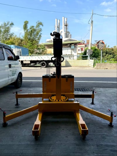 Xe cẩu mini 1 tấn cho nhà xưởng và gara - ảnh 3