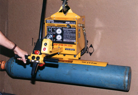 ANVER electric powered vacuum generator with special vacuum pad attachment for lifting cylinders weighing up to 200 lb (90 kg)