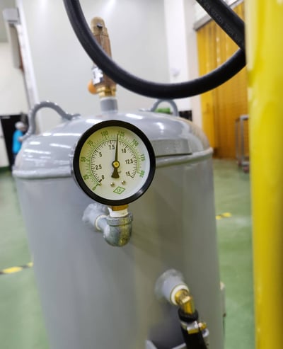 Tay nâng trợ lực nâng vỉ trứng - ảnh 9