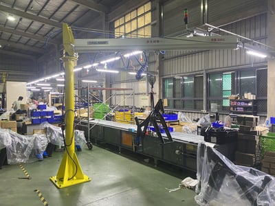Pneumatic Jib Crane for Lifting Bicycle Frames on the Line - ảnh 10