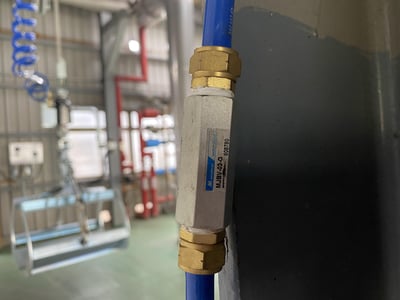 Cầu trục xoay khí nén đế di động và tool kẹp bao đa năng - ảnh 1