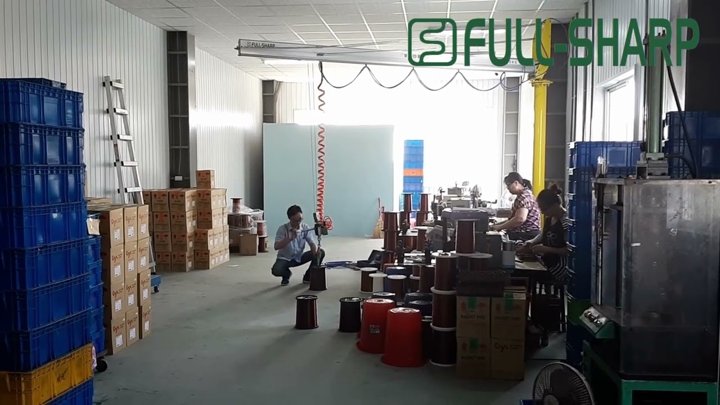 Cầu trục xoay khí nén &Thiết bị nâng hạ cuộn nguyên liệu, cuộn vật liệu