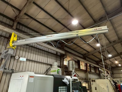 Cầu trục xoay khí nén bám cột đưa phôi vào máy CNC - ảnh 9