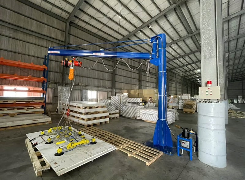 Cầu trục xoay 500kg treo pa lăng điện và mặt hút chân không Becker