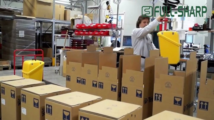 Thiết bị nâng hạ hút chân không thùng nhựa đóng hỗ trợ hoạt động đóng gói.