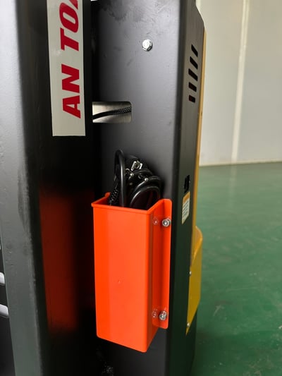 Xe nâng điện chân rộng tải 1 đến 3 tấn cho kho và nhà xưởng - ảnh 13