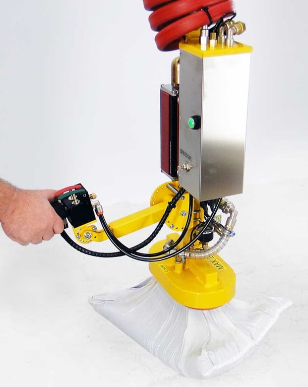 Combi-Gripper for Sacks and Cartons 3675