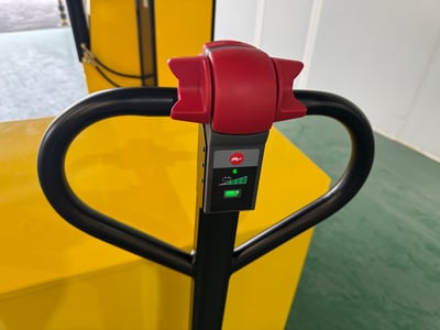 Xe cẩu điện mini 500 kg thiết bị nâng hạ nhỏ gọn - ảnh 1