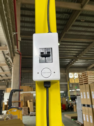 Pneumatic Jib Crane for Lifting Bicycle Frames on the Line - ảnh 20