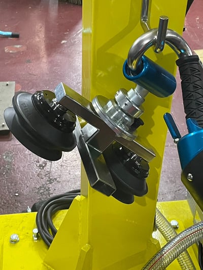 Cầu trục xoay khớp nối treo Becker hút thùng giấy chân không - ảnh 6