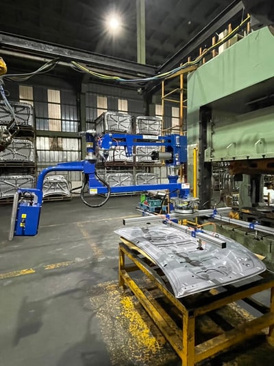 Tay nâng trợ lực hút nắp capo ô tô đưa vào máy CNC - ảnh 11