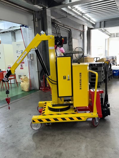 Xe cẩu mini 400 kg kèm xe kéo tay di chuyển bằng điện - ảnh 8