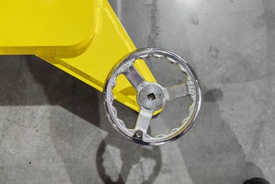 Cầu trục xoay di động nâng mâm xe bằng xi lanh khí nén - ảnh 10