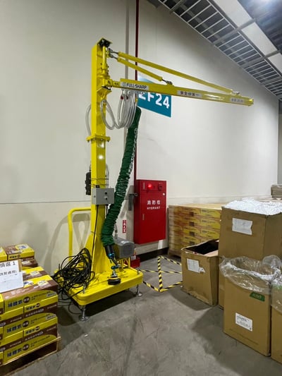 Cầu trục xoay đế di động treo thiết bị hút chân không thùng giấy - ảnh 10