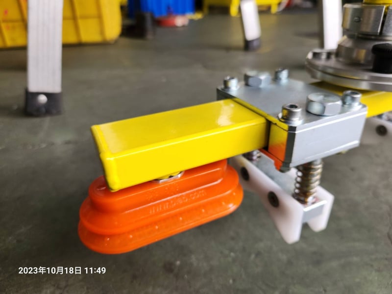 Cầu trục xoay palăng khí nén treo mặt hút chân không
