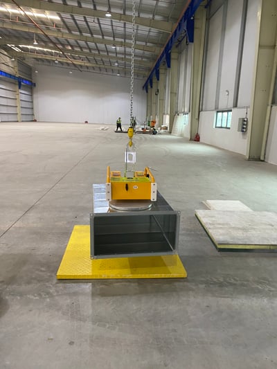 Cổng trục 1 tấn với pa lăng điện và mặt hút chân không tấm cemboard - ảnh 14