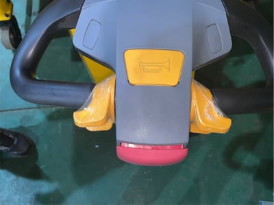 Xe cẩu điện 3 tấn nâng cao 4 m di chuyển trong xưởng - ảnh 11