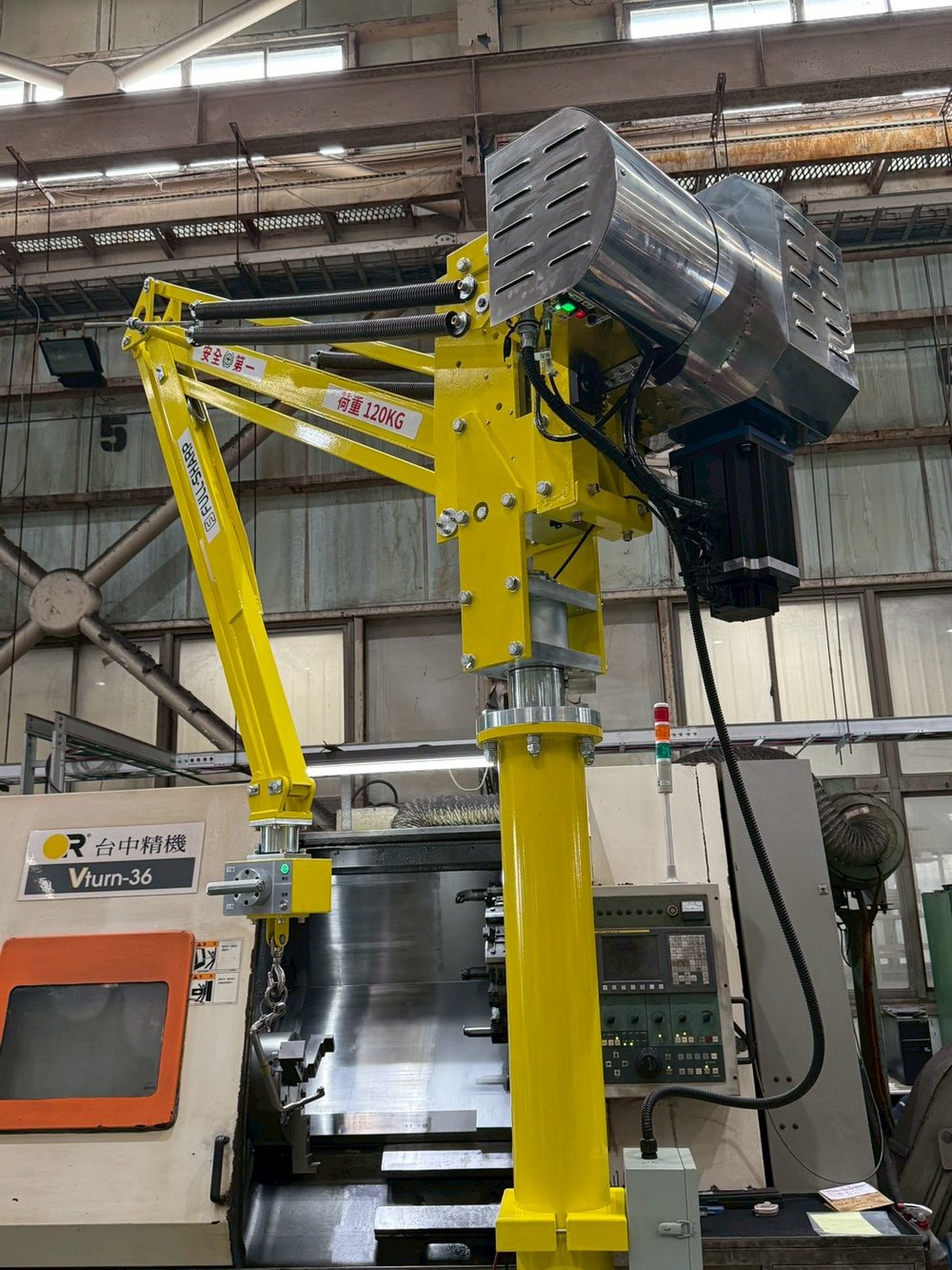 電動省力臂，用於 CNC 機台上下料