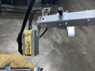 Suspended Pneumatic Jib Crane on 5T Rail with 200 kg Plastic Tray Gripper - ảnh 23