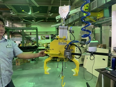 Pneumatic Jib Crane with Copper Coil Clamp for Motor Winding Workshops - ảnh 7