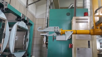 Tay nâng trợ lực khí nén trượt trên dầm H trong nhà máy - ảnh 14