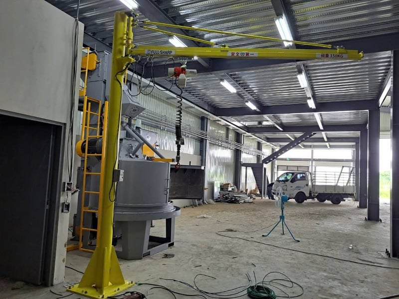Cầu trục xoay treo palăng điện KITO dạng kéo tay