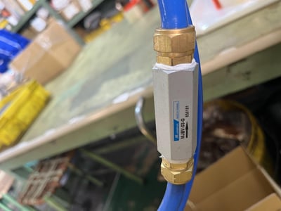 Cầu trục xoay khí nén đế cố định và tool kẹp khay nhựa - ảnh 5