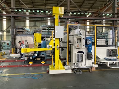 Tay nâng trợ lực kẹp trục airshaft rút khỏi lõi cuộn nguyên liệu - ảnh 11