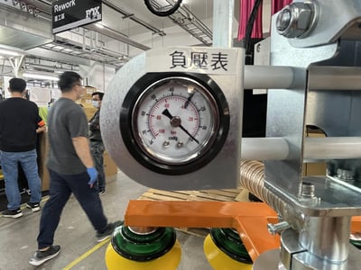 Articulating Jib Crane with Horizontal Pneumatic Hoist for Carton Box Lifting - ảnh 15