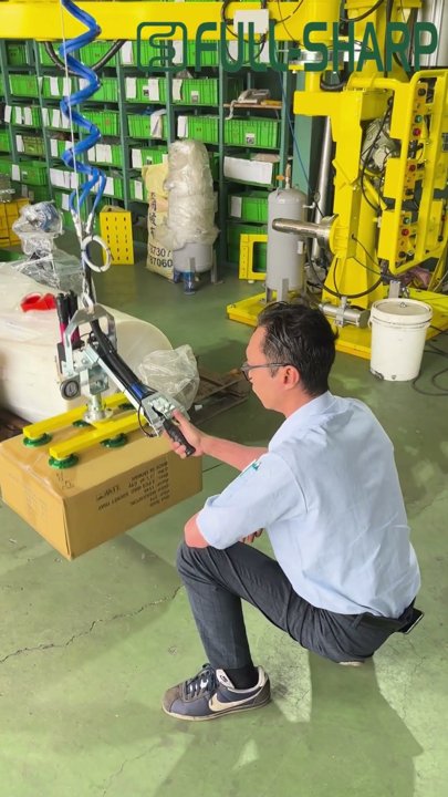 Tay cầm khí nén nâng hạ hút chân không thùng carton. Thiết bị nâng thùng giấy