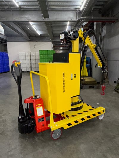 Xe cẩu mini 400 kg kèm xe kéo tay di chuyển bằng điện - ảnh 3