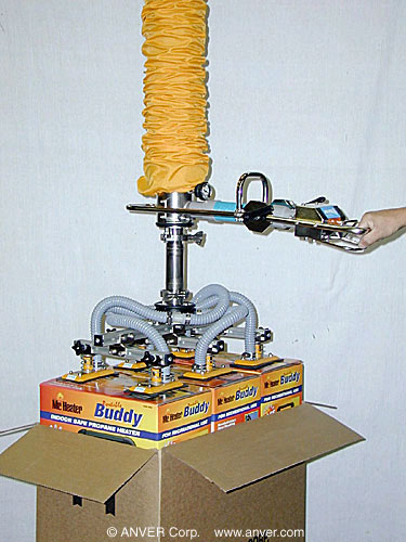 Hệ thống ống hút chân không ANVER VT120 nâng ba thùng carton cùng lúc