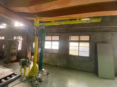 Cầu trục xoay treo thiết bị nâng chân không hút thùng giấy - ảnh 6