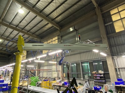 Pneumatic Jib Crane for Lifting Bicycle Frames on the Line - ảnh 14